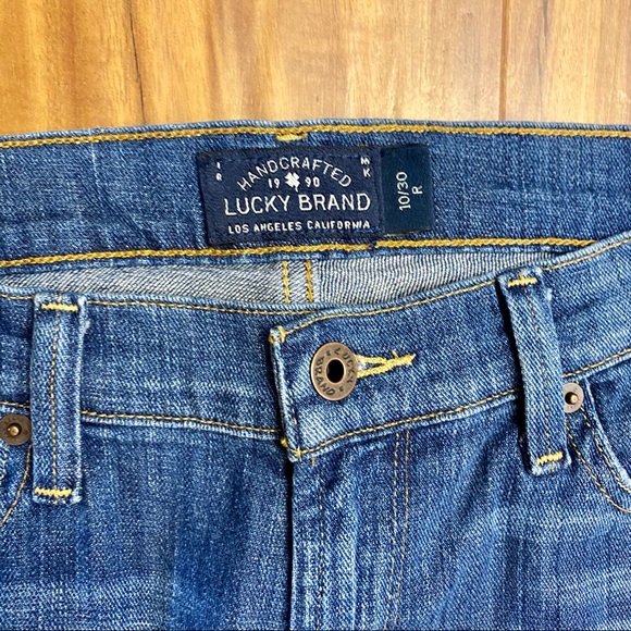LUCKY BRAND SWEET STRAIGHT MID-RISE Size 10 - Picture 8 of 16